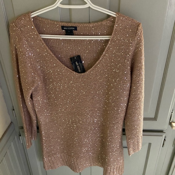 Sparkly sweater, new with tags - Picture 2 of 4